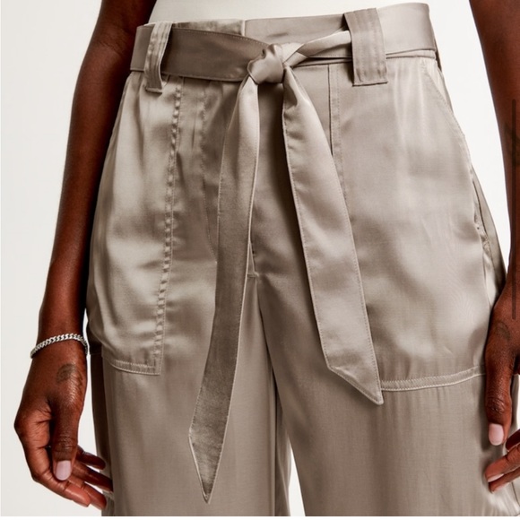 Abercombie Belted Baggy Satin Cargo Pant size  31 - Picture 3 of 14